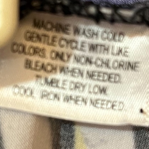 Style & co. Purchased at Macy’s. Size Medium. Tunic multi color/black. - Picture 4 of 6